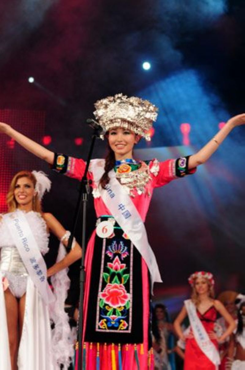 Dressing Style of Tujia Minority In Zhangjiajie