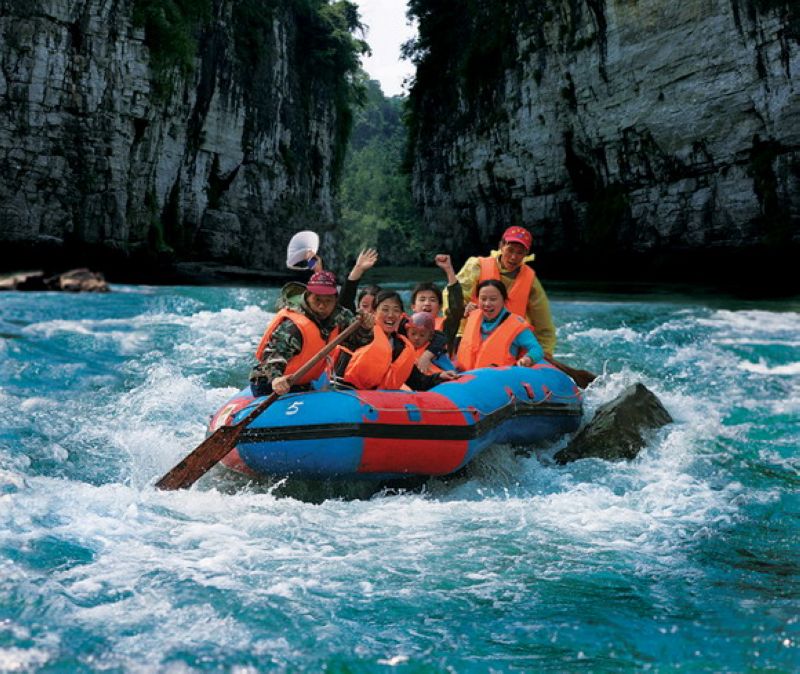 the government of Wulingyuan District in Zhangjiajie started their journey to travel to Thailand