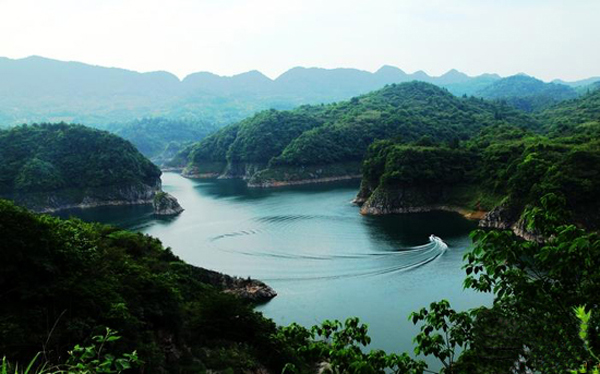 stone waterfalls, drum-shaped stone blocks, flow dam, and the like can be founded everywhere