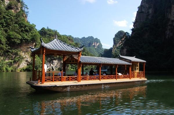 The ecological tour-boat in Zhangjiajie Baofeng Lake starts to receive passenger