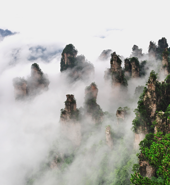 Zhangjiajie with up the peak passenger flow in National golden holiday