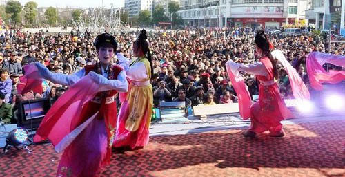Hunan Celebrates the Lantern Festival