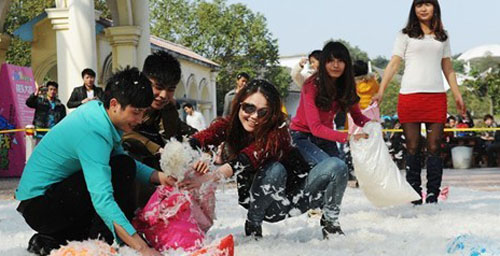 Pillow Fight at the Colorful World Park in Changsha