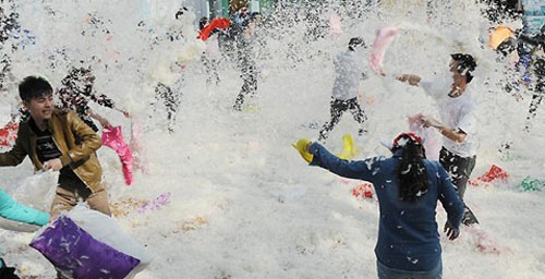 Pillow Fight at the Colorful World Park in Changsha