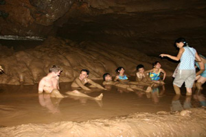 Yangshuo Longmen Water Cave
