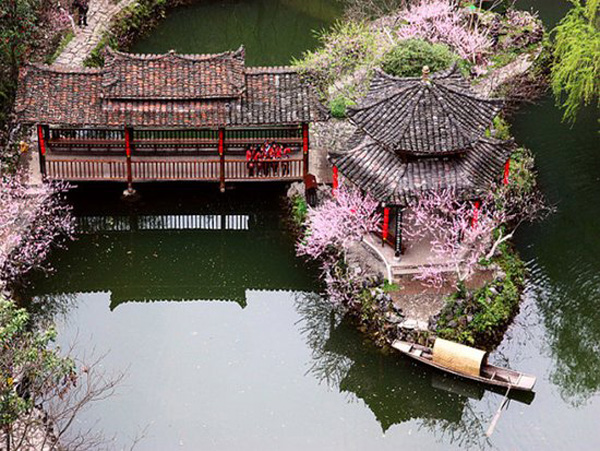US Ambassador to China Gary Locke Promotes US Tourism in Changsha