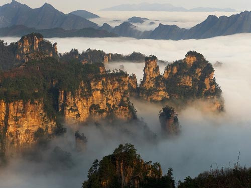 Hiking Zhangjiajie national forest park,enjoy the sea of clouds wonder