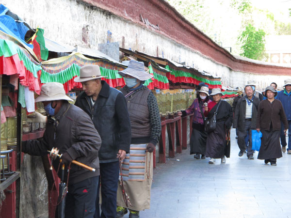 The overpasses make religious pilgrimage practices more convenient in Lhasa