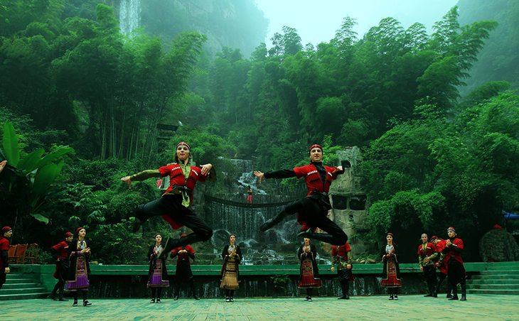 Zhangjiajie Welcomes 27 World-famous Country Music Groups