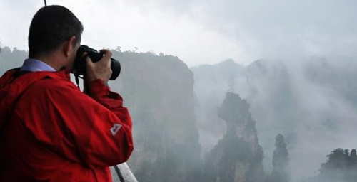 Director of the Global Geoparks Network of the UNESCO Visits Zhangjiajie