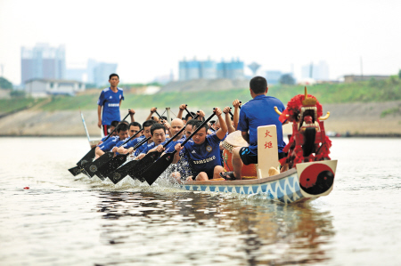 Dragon Boat Festival Holiday Witnesses a Surge of Tourists