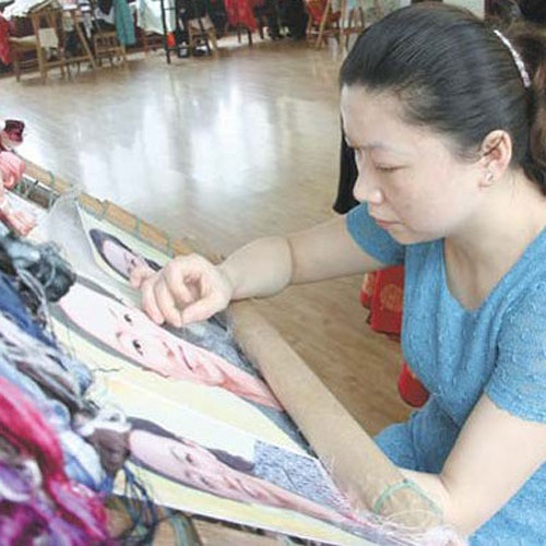 Embroidery Traditions Thrive in Hunan