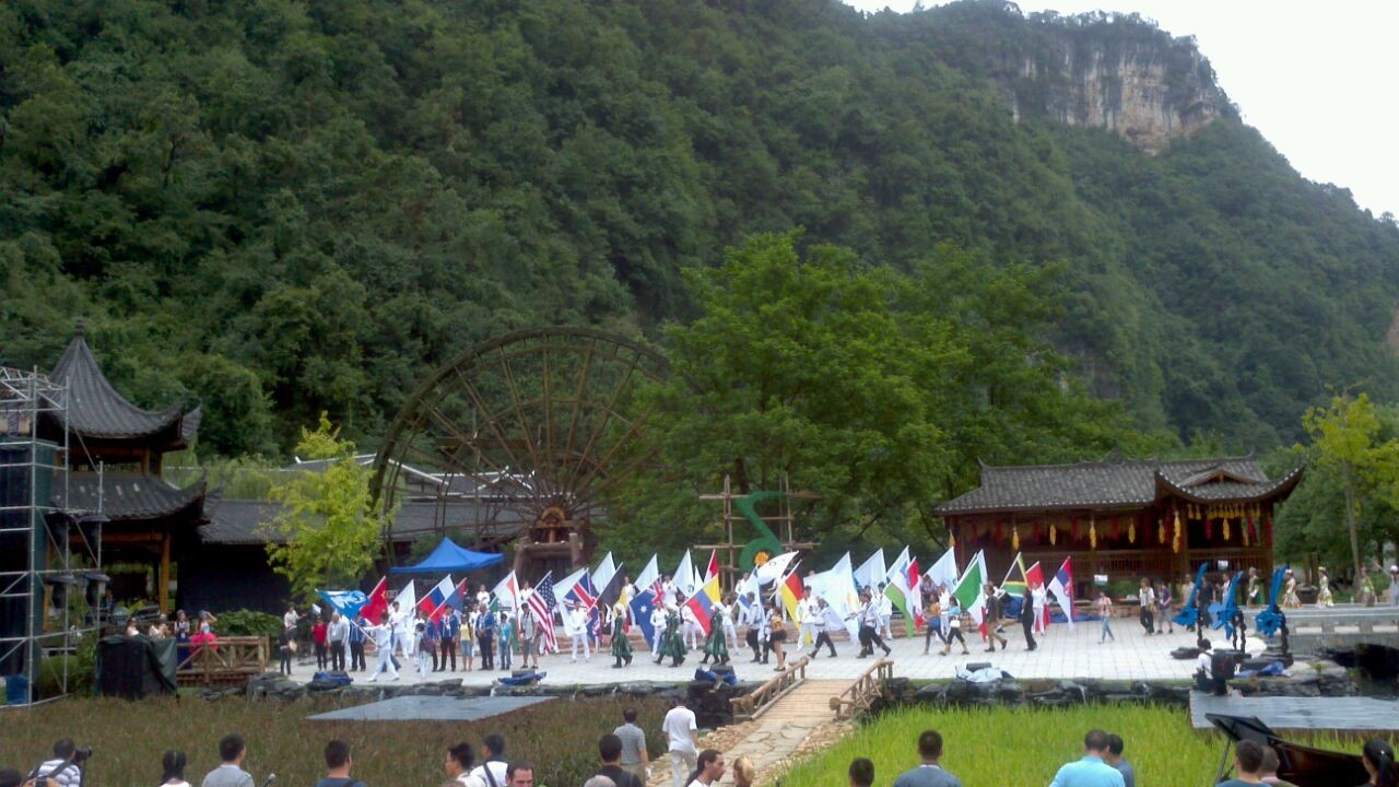 First Batch of Volunteers for 2013 Zhangjiajie International Country Music Week