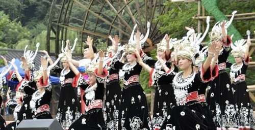 World Country Music Shows on Zhangjiejie Alpine Stages