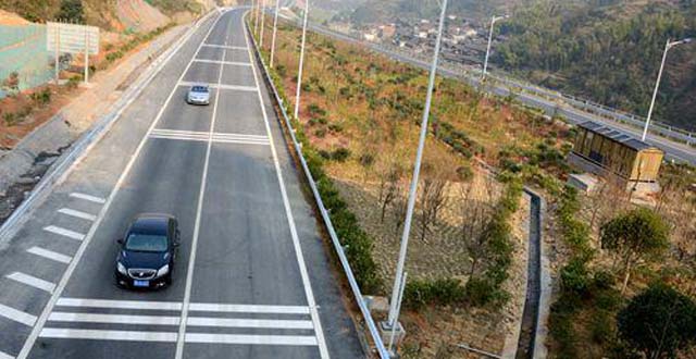 Three Expressways in Hunan Open to Traffic