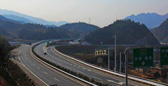 Three Expressways in Hunan Open to Traffic