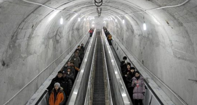 World’s First Mountain Tunnel Elevator Put into Use in Zhangjiajie