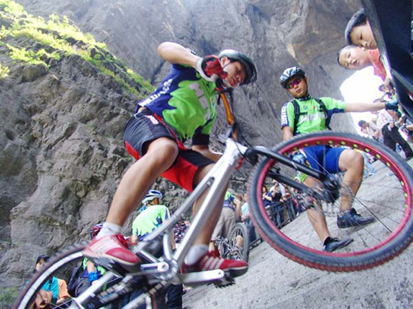 5 Days Zhangjiajie Bicycle Tour in China