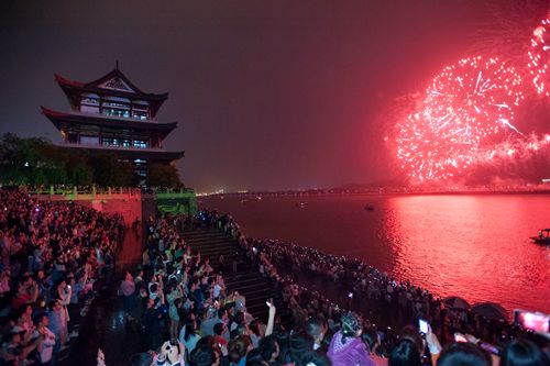 Fireworks Shows in Orange Islet Resumed in Changsha