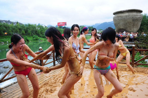 Bikini Mud-wrestling Boosts Travel to Scenic Central China