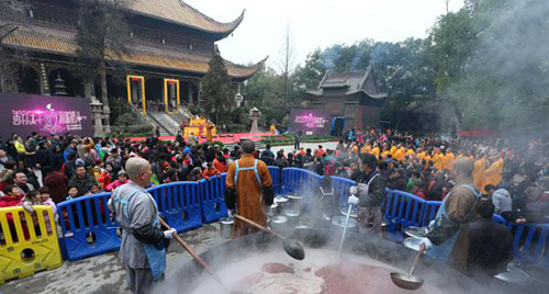 Laba Congee Given to Tourists on Hengshan Mountain on Laba Festival