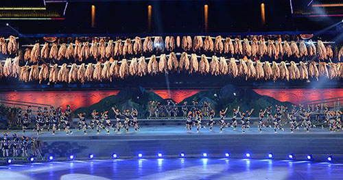 Tongdao Celebrates 2015 Dawuliang Singing Festival of Dong Minority