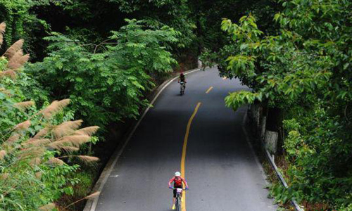 International Bicycle Invitational Tournament Held along Aizhai Highway
