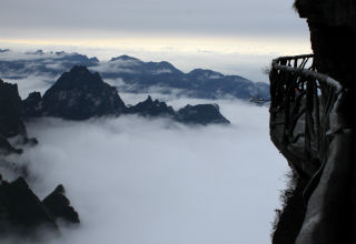 What is the best season to visit Zhangjiajie?