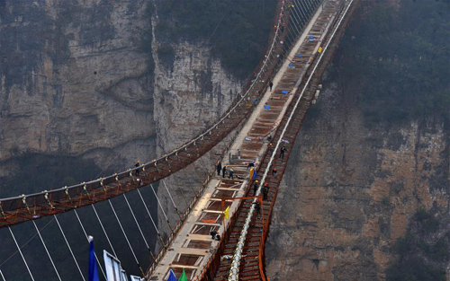Glass Bridge Across Zhangjiajie Grand Canyon to Be Opened to Tourists