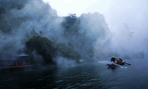 Amidst Mist in Baofeng Lake
