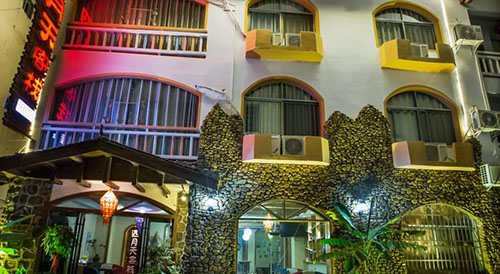 Zhangjiajie April Hostel