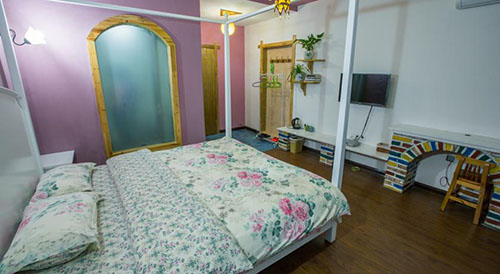 Zhangjiajie April Hostel