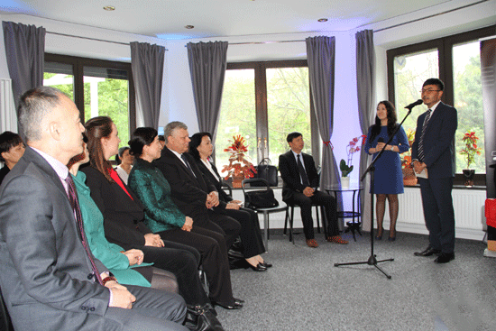 Hunan Delegates Visit Poland for Economic and Cultural Exchange in Poland