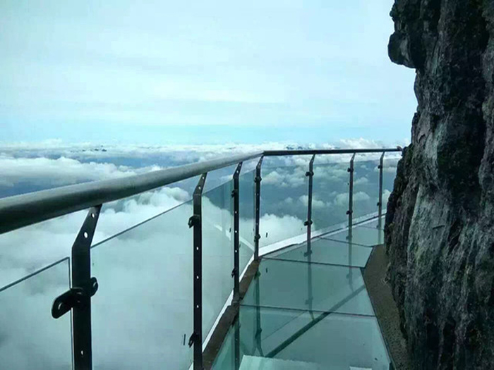 Some Notes You Must Know about Zhangjiajie Glass Bridge