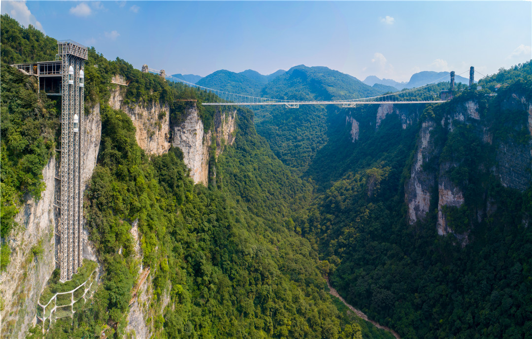 the longest glass bridge in the world